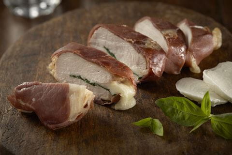 recipe image Gevulde Kip met mozzarella, basilicum en parmaham
